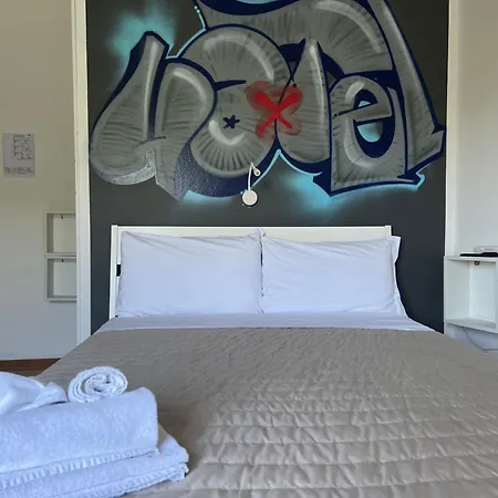 X 酒店 蓬他码头