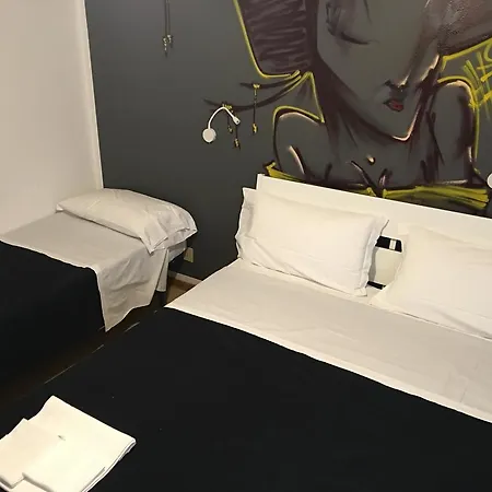 Hotel X